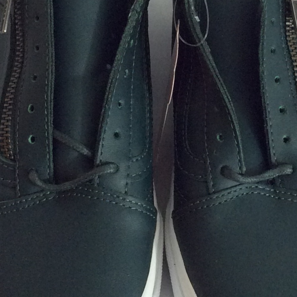 NWT Vans Old Skool Zip Unisex Sneakers - Picture 7 of 7